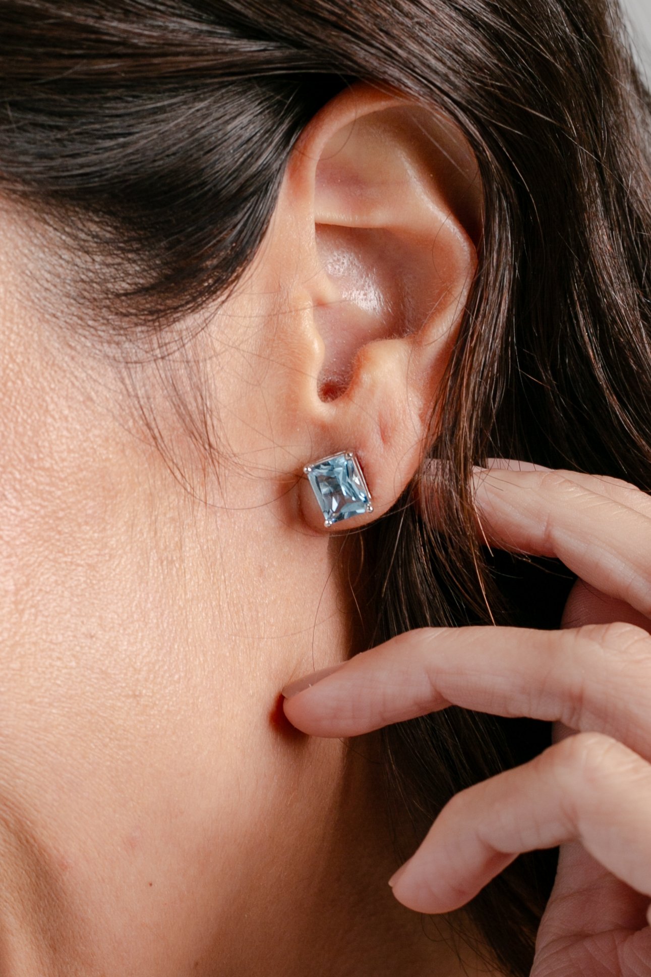 Brinco stone | retangular topázio sky